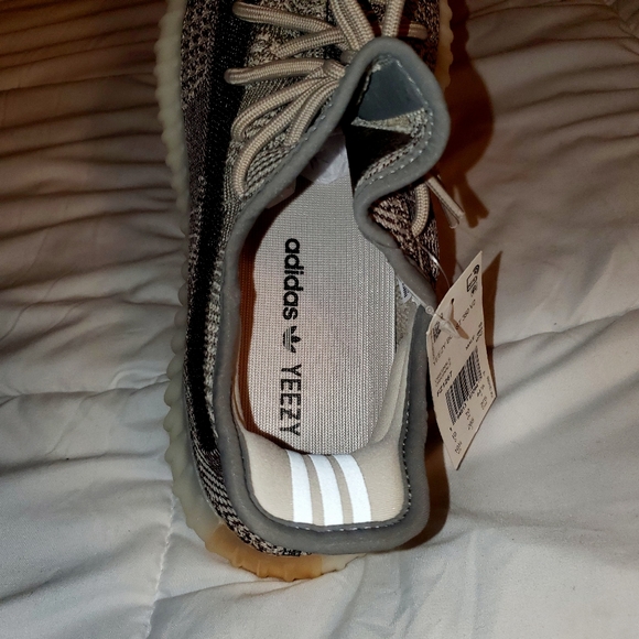 Yeezy Boost 350 V2